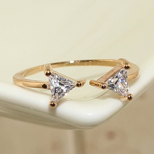 triangle wedding ring pattern