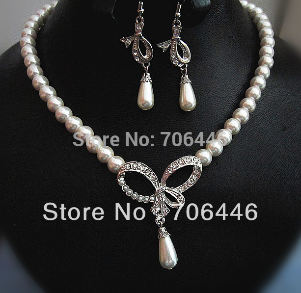 CREAM GLASS PEARL /& RHINESTONE NECKLACE WITH EARRINGS AND BRACELET
