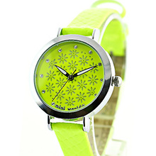 2015 Mini palabra de cuarzo DIY 3D verde cristalino de la flor arcilla del polímero relojes mujeres Girl Dress reloj Brithday regalo del Festival MN015
