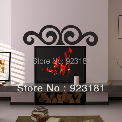 wohnzimmer mit kunst dekorieren spiegel silhouetten sofa pelze creme