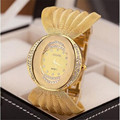 New fashion gold quartz watch famous brand women clock Elegant women Watch Luxury Bracelet watch