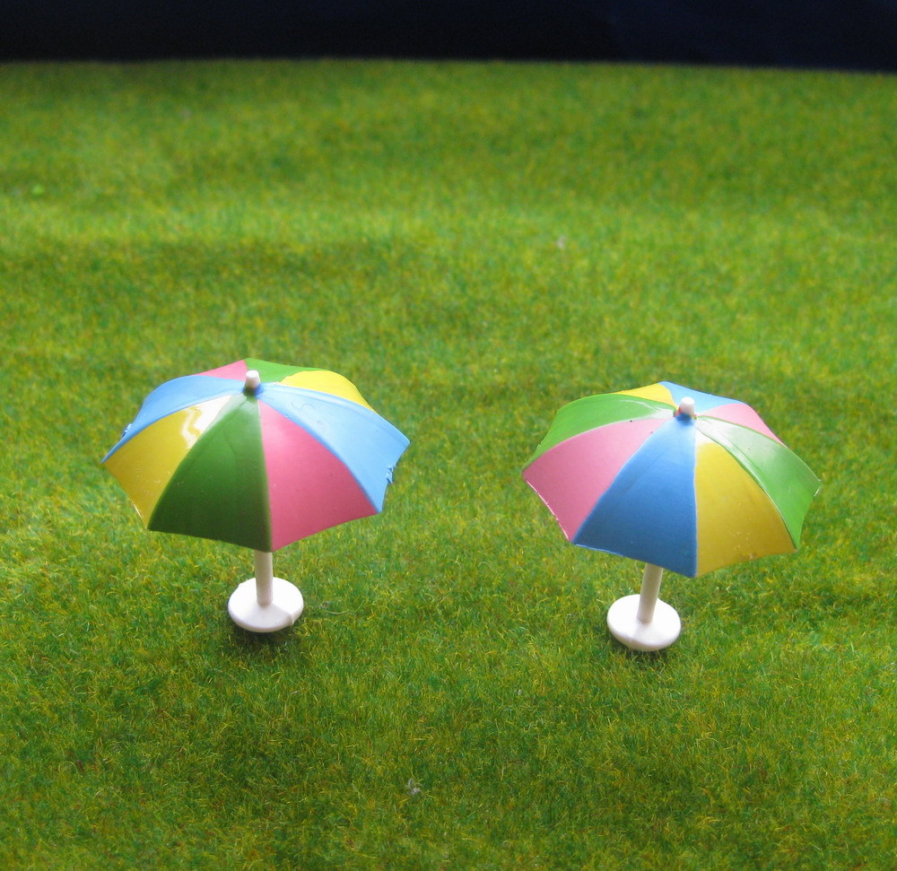 CSTYS87 Color umbrellas parasol for Model Train Layout 1 