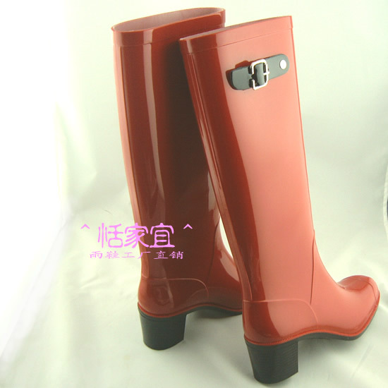 2016 красный цвет пряжкой толстых каблуках женщина мода дизайнер дождь сапоги резиновая высокие ботинки воды