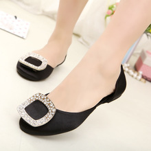 In 2015 the European station explosion of square hollow diamond flat shoes satin flat sandals sub