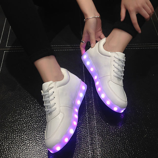 Водить Детей Shoes with Light Up Светодиодные Тапочки Chaussure Enfant Children Shoes with Light Up Кроссовки Светящиеся Светящиеся Shoes
