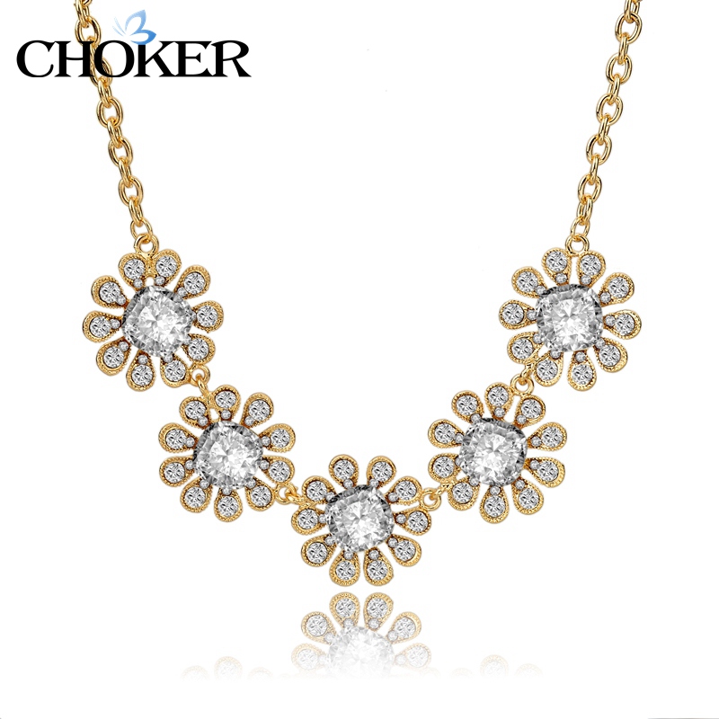 Womens Big Necklace Find and save ideas about Big necklaces on Pinterest. | See more ideas about Accessorize tshirts, Statement t shirt and Women's striped necklaces.