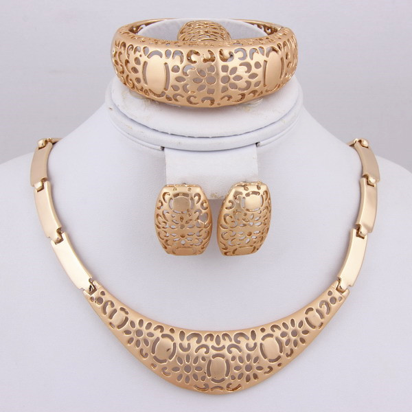 http://g04.a.alicdn.com/kf/HTB1QZLsIpXXXXcsXXXXq6xXFXXXb/New-Style-Fashion-African-Wedding-Bridal-Necklace-Jewelry-Sets-Trendy-Rhinestone-Crystal-18k-Gold-Plated-Costume.jpg