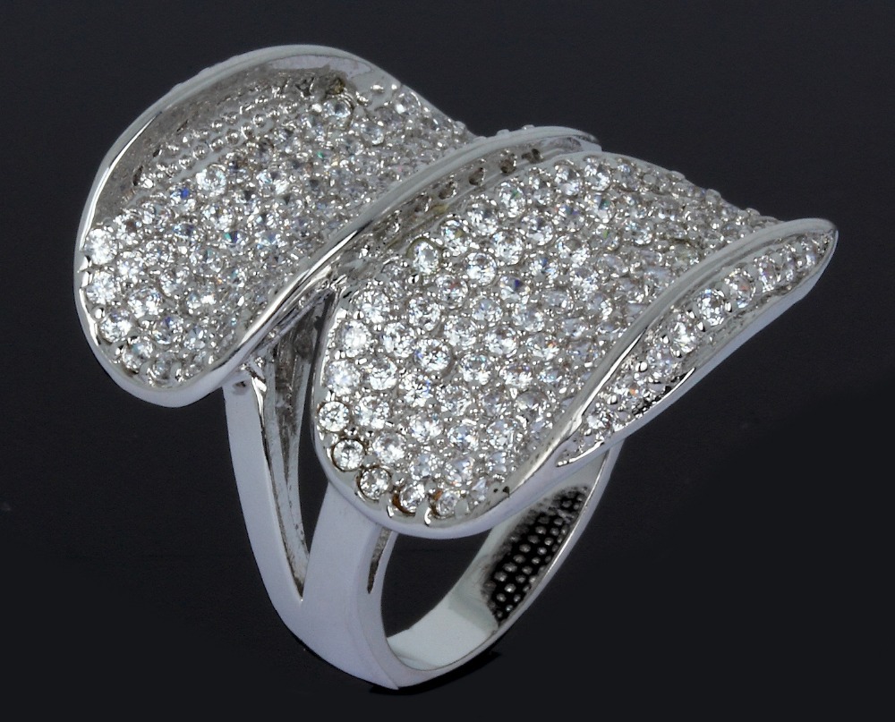 Wedding ring allergy platinum