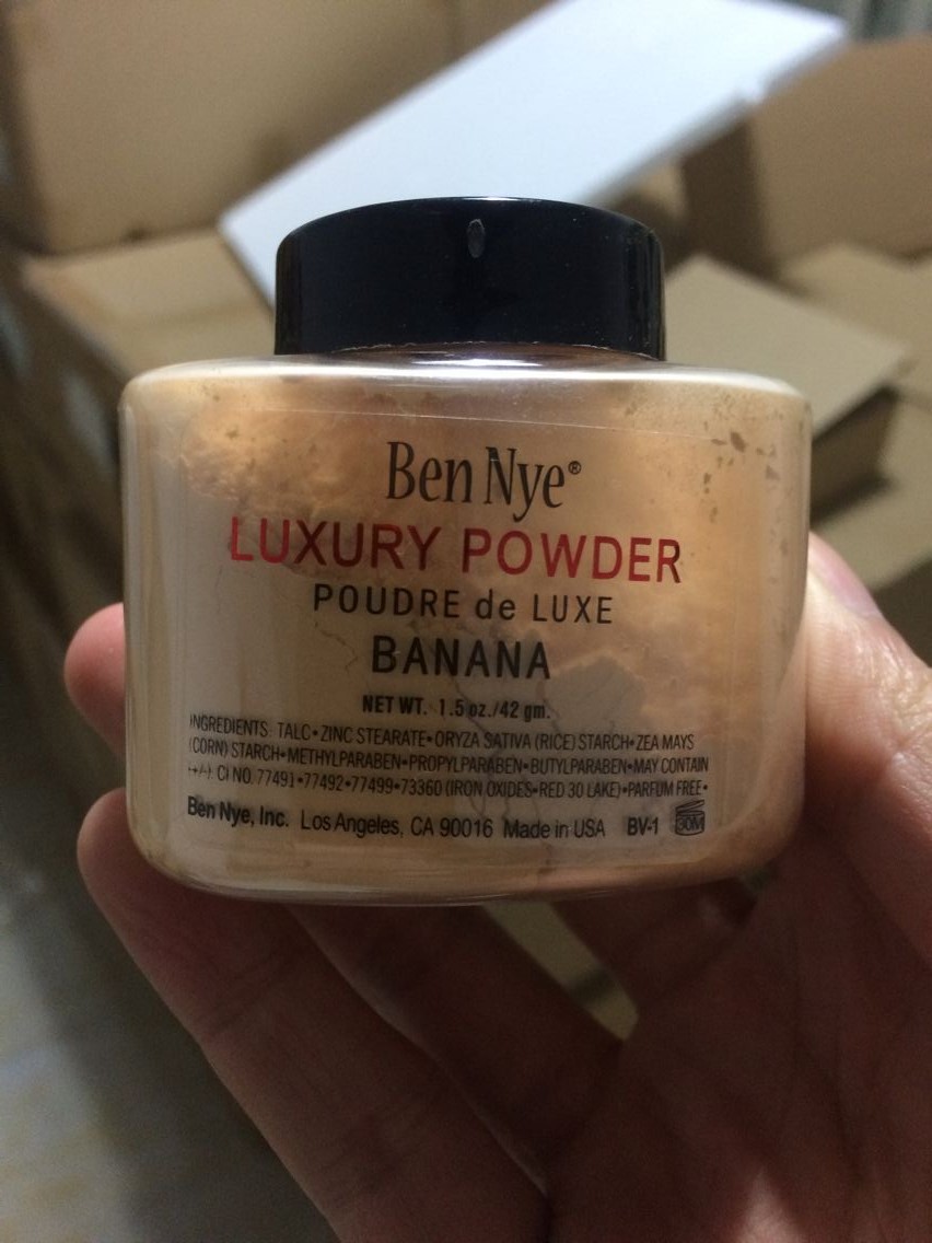 Image of Authorised Ben Nye banana powder natural face loose waterproof brighten long-lasting luxury powder 1.5oz./ 42gm(1 pcs)1pcs