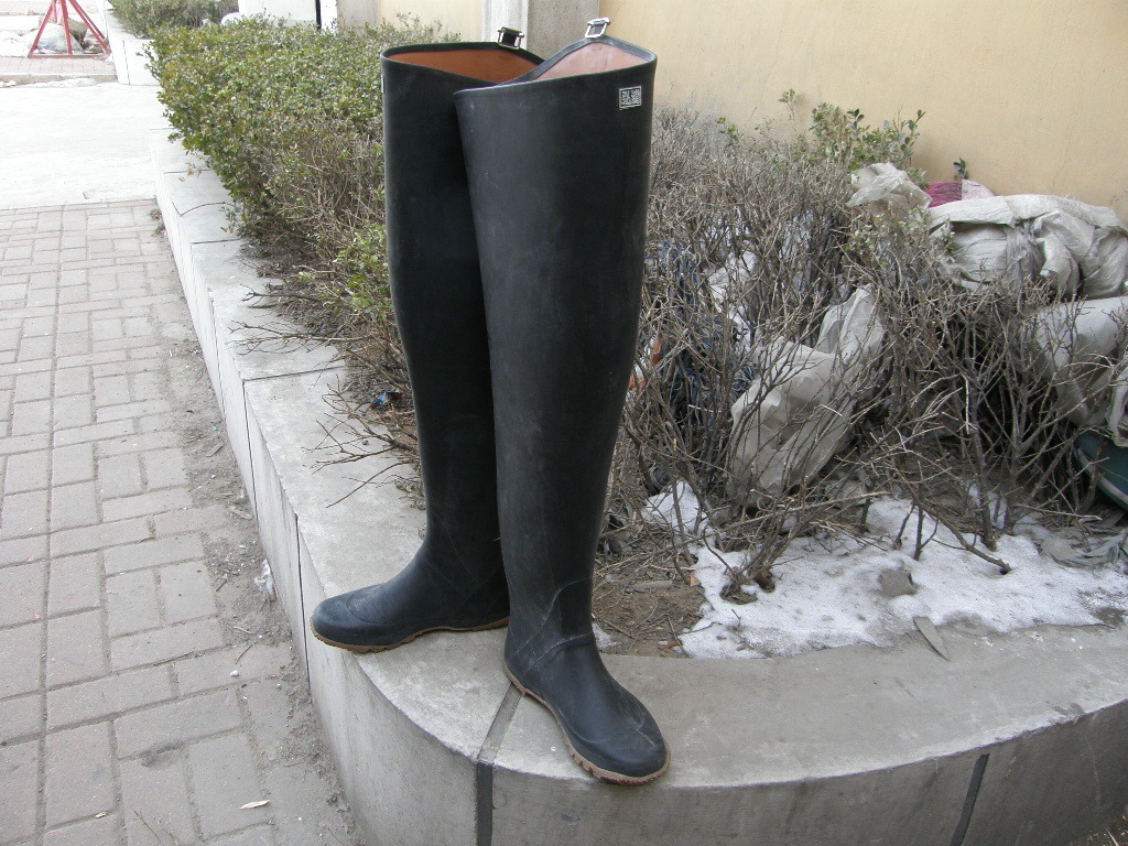 bass pro shop rain boots