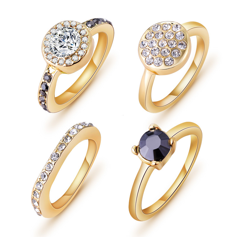 (4pcs /set) Hot Shiny 18K Gold Crystal Zircon Rings Set Simulated Diamond Noble Silver Wedding Rings for Women Girls Jewelry