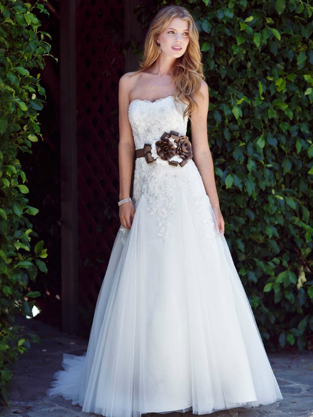 Casual wedding dresses off white