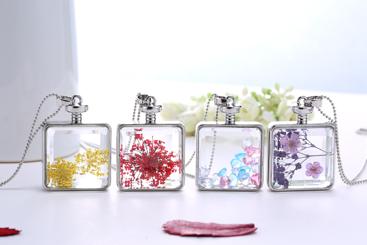 Silver Plated Square Shape Glass Bottle Mini Dried Flower Pendant Necklaces of Women Wholesale Jewelry Flower Necklace N024 23\'\' N024-D1