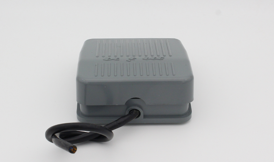 Description Picture 4 of itemPromotion! 0-400V Footswitch Foot Momentary Control Switch Electric Power Pedal SPDT Grey