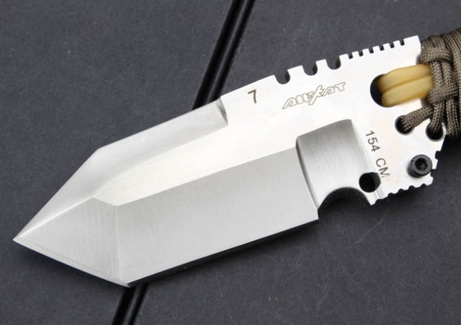 Best outdoor survival straight knife 58 HRC vacuum heat treatment high hardness camping hunting multifunctional tool