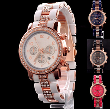 Famosa marca de lujo Rehinestone de diamantes mujeres se visten de acrílico de la correa cuarzo analógico reloj de pulsera para mujer mujer Ladies
