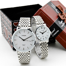 2015 la venta del nuevo acero inoxidable ultra-delgada hombres mujeres relojes del amante diseño elegante regalo relojes Relogio