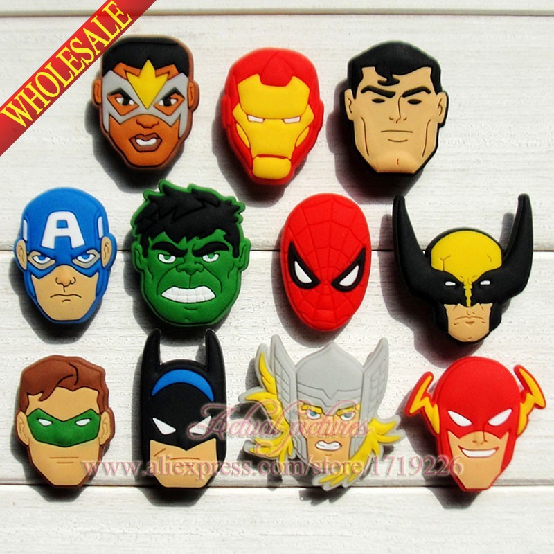 11 unids/set Avengers PVC Shoe Charms accesorios y decoración para zapatos Shoe adornos niños kid Favor de la fiesta de cumpleaños de la navidad en