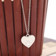 Hot Creative love Heart Paw Claw of Dog Kitty Cat Pendant Necklace jewelry lovers Best Valentine