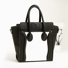 2016 Cute Smiley Bag With Logo Celing Handbag Women Bag Luxury Brand Trapeze Bag Bolsas Feminina Sac a Main Femme De Marque