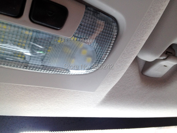 Ford EcoSport reading light three socket(17)