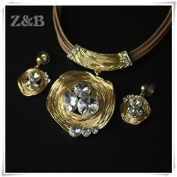 TZ1952-Gold-Plated-Big-Metal-white-Crystal-Pendant-statement-Necklace-Earrings-Fashion-Vintage-style-Fine-Jewelry