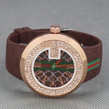 Moda de nueva marca hombres mujeres correa del silicón del diamante relojes de pulsera de cuarzo 3 colores liberan el envío