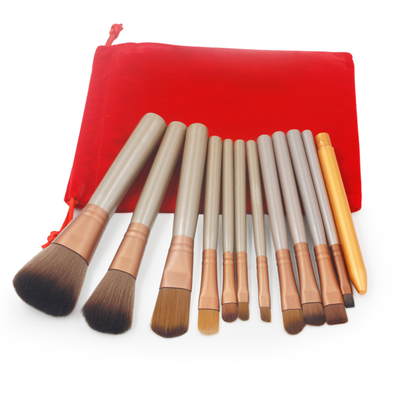 Image of foundation fan make up makeup brushes brush set pinceau pinceaux maquillage brochas maquillaje pennelli nk3 trucco UD Cosmetic