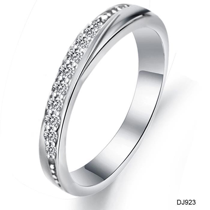 Why engagement ring on ring finger