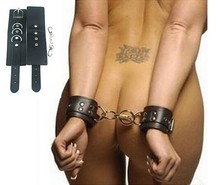 Faux Leather Sex Handcuffs Wrist Restraints adult game toys Slave fetish Sexy Costumes Hand cuffs for erotic couples women men