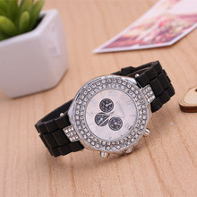 2015 Geneva brand new quartz watch casual fashion ladies watches Silicone strap diamond gift table