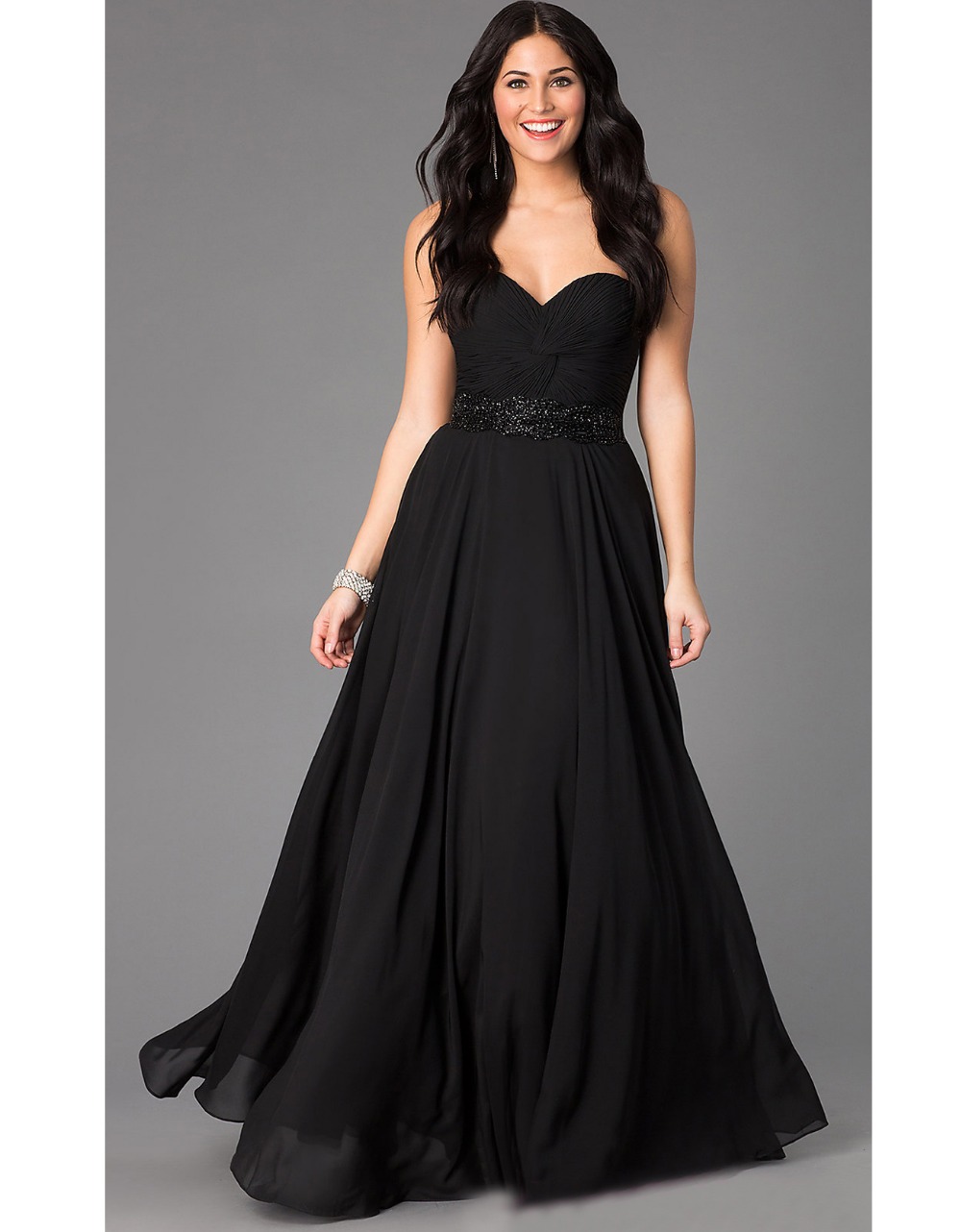 Grossiste robe noire courte