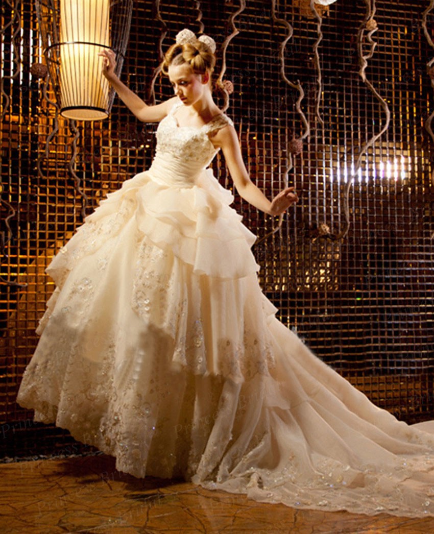 Extravagant Dresses Strapless Sweetheart Gothic Wedding Dress