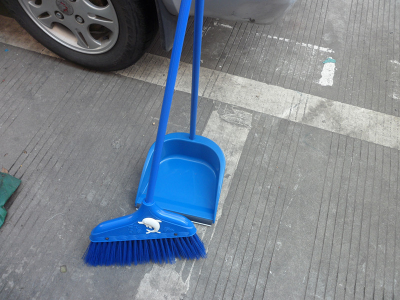 Household plastic broom dustpan set steel handle plastic broom plus