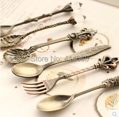 Image of Kitchen dining&bar Nostalgic vintage royal style bronze carved eco-friendly small coffee spoon and small fork for sweet snacks