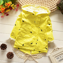 Retail 2015 Spring New Baby Girls Thin Cotton Jacket Coat Child Hooded Little Feet Printed Double