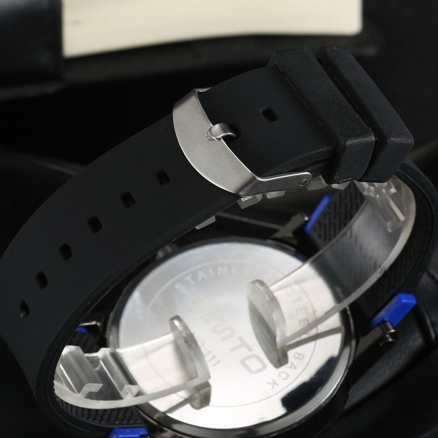 Zegarek męski z dużym wyświetlaczem w nowoczesnym sportowym stylu różne kolory