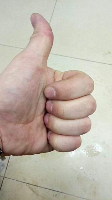 лучший, сидит плотно, за такую цену идеальный!!!!!!
