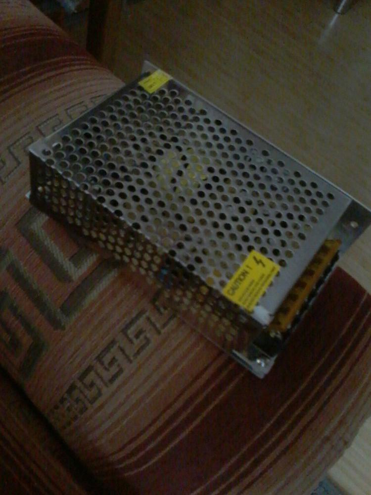 ENG: The product came quickly. He fits the description. Slightly dented case, but inside is fine.
RUS: Товар пришел быстро. Описанию соответствует. Немного помят корпус, но внутренности в порядке.